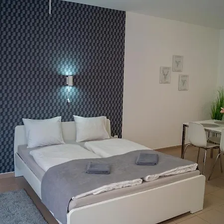 East Side Corner - 2 Apartament